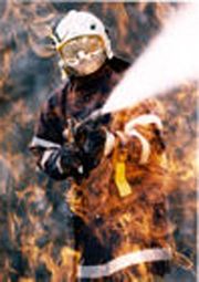 Feuerwehr Mann im Feuer.jpg